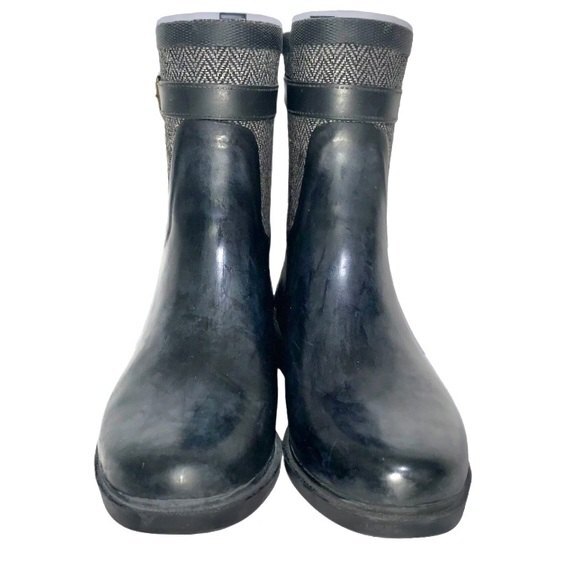 Chooka Buckled Black & Gray Herringbone Knit Slip-On Rain Boots - Picture 5 of 10